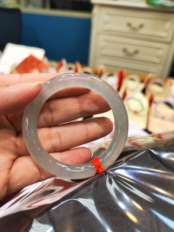 img_2302 天然緬甸玉A貨 ✨
🔥 放光玻璃種 正圈圓骨手鐲