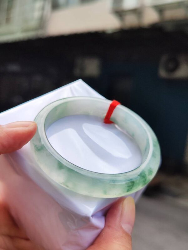 img_2357 ✨天然緬甸玉A貨 ✨
🔥 放光玻璃種飄花 正圈手鐲 🔥