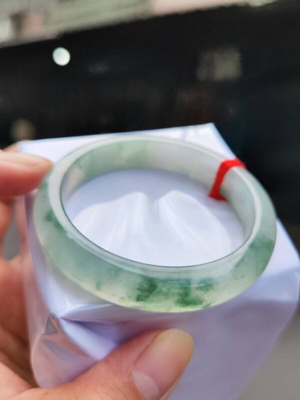 img_2358 ✨天然緬甸玉A貨 ✨
🔥 放光玻璃種飄花 正圈手鐲 🔥