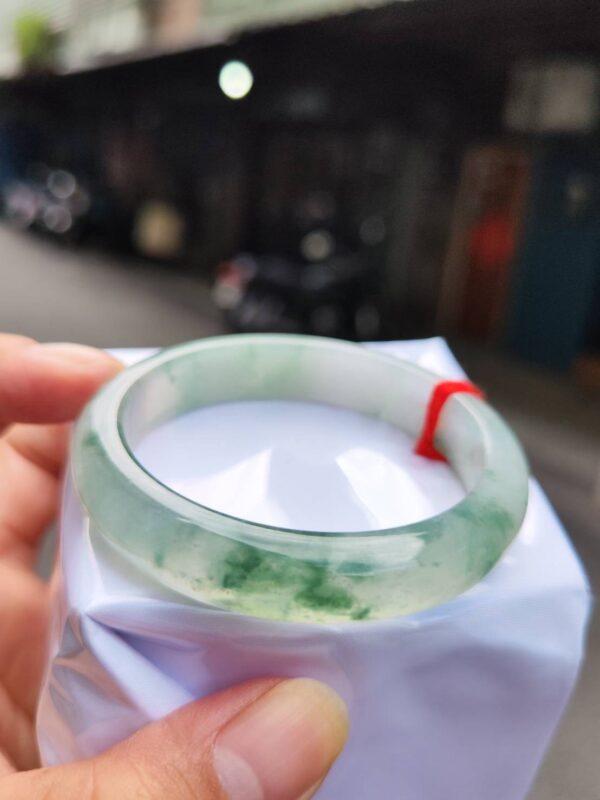 img_2360 ✨天然緬甸玉A貨 ✨
🔥 放光玻璃種飄花 正圈手鐲 🔥