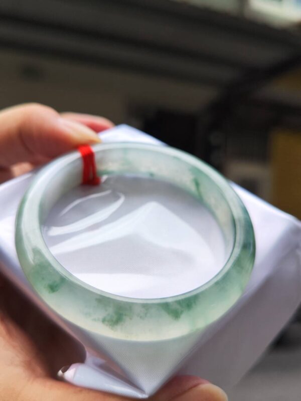 img_2364 ✨天然緬甸玉A貨 ✨
🔥 放光玻璃種飄花 正圈手鐲 🔥