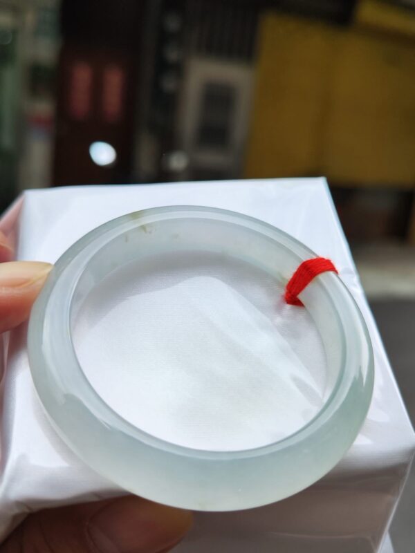 ✨天然緬甸玉A貨 ✨
🔥 放光玻璃種灑金 正圈手鐲 🔥