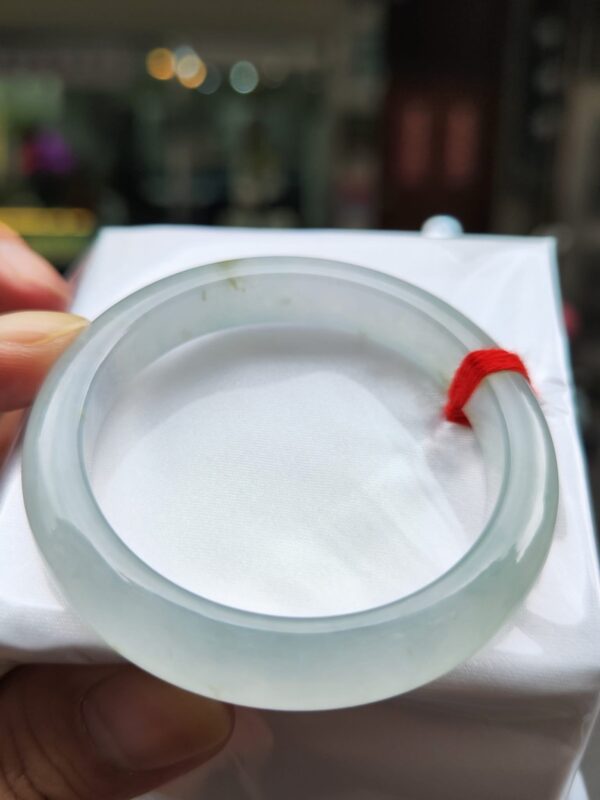 ✨天然緬甸玉A貨 ✨
🔥 放光玻璃種灑金 正圈手鐲 🔥