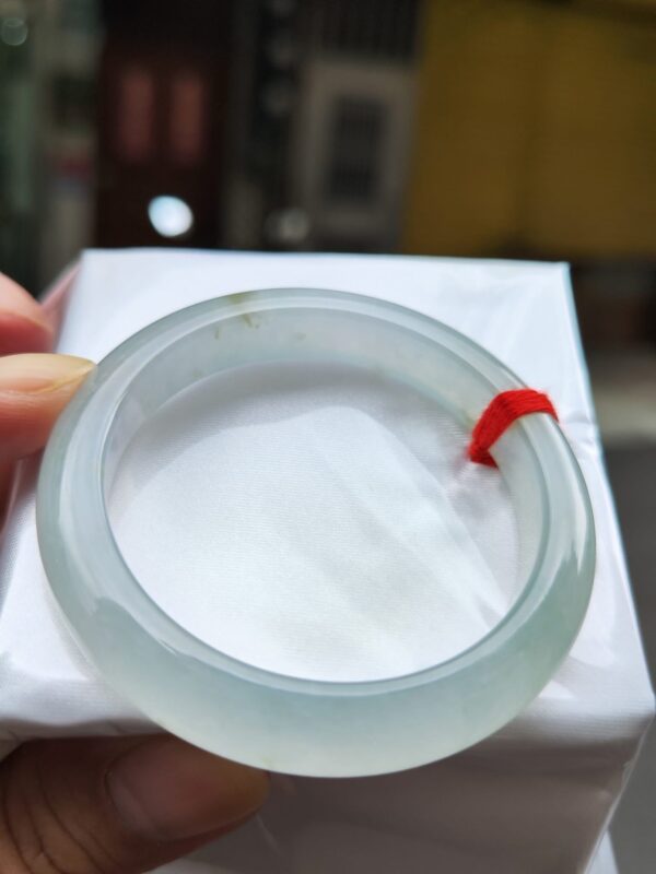 ✨天然緬甸玉A貨 ✨
🔥 放光玻璃種灑金 正圈手鐲 🔥