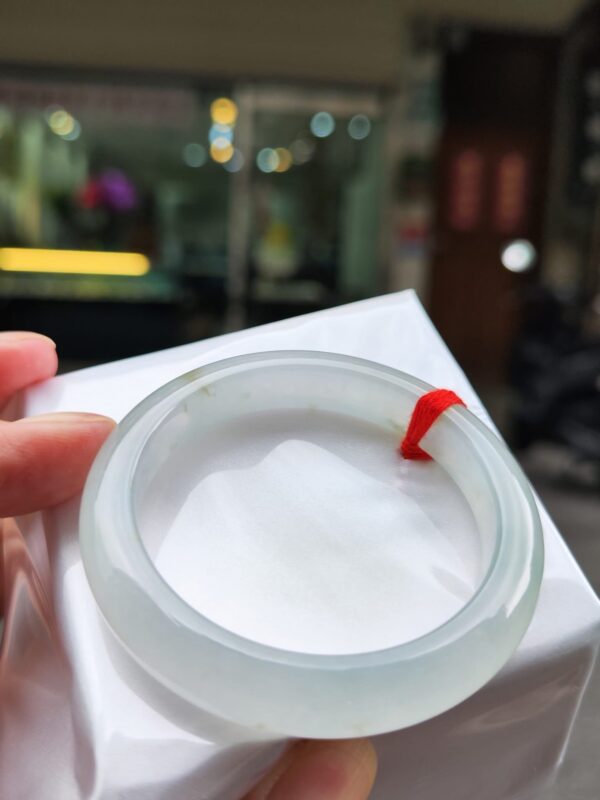 ✨天然緬甸玉A貨 ✨
🔥 放光玻璃種灑金 正圈手鐲 🔥