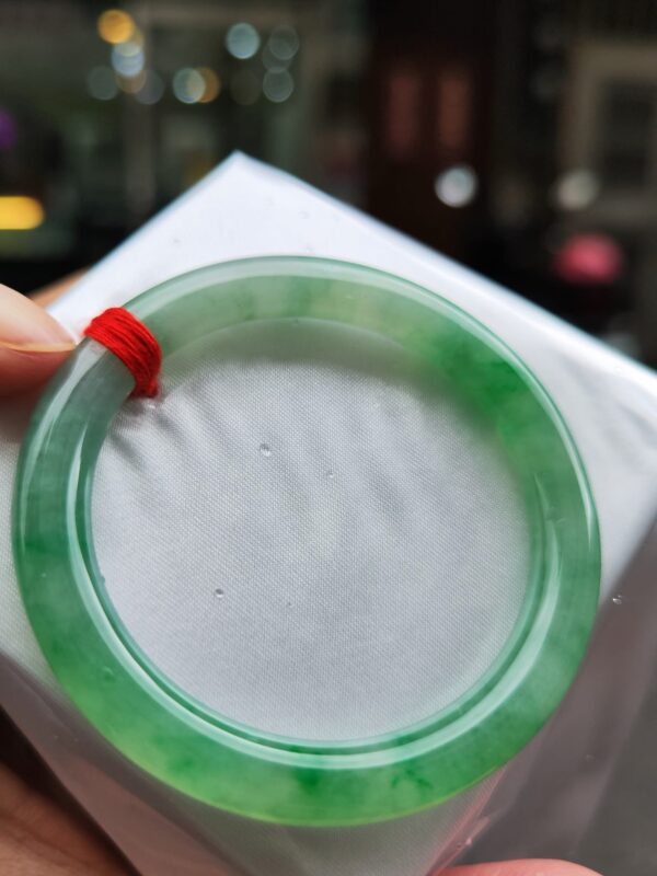 💎特價中・緬甸玉A貨冰種飄陽綠圓骨手鐲💎