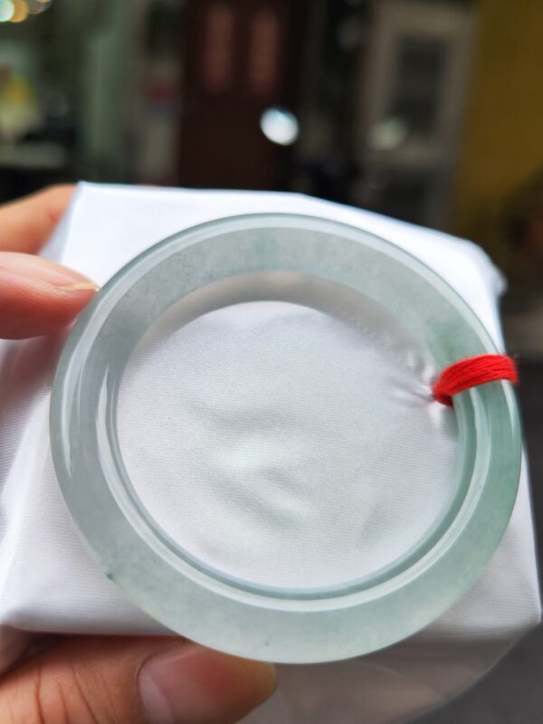 ✨天然緬甸玉A貨 ✨
🔥 放光玻璃種飄花 正圈圓骨手鐲 🔥