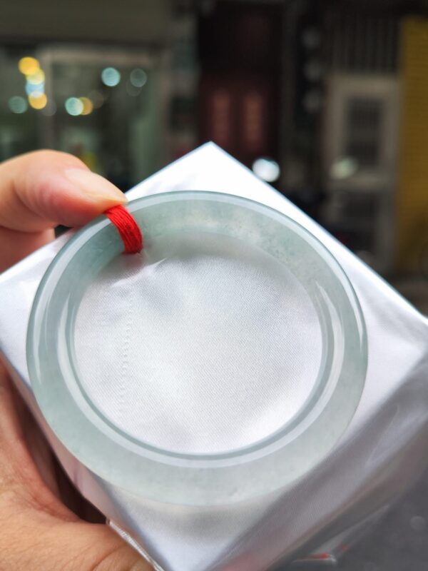 ✨天然緬甸玉A貨 ✨
🔥 放光玻璃種飄花 正圈圓骨手鐲 🔥