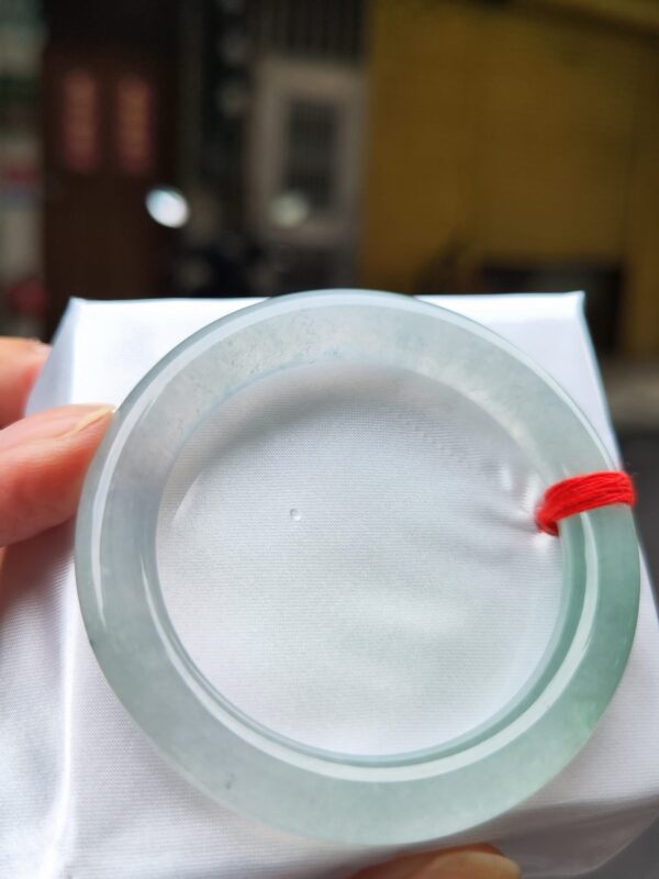 ✨天然緬甸玉A貨 ✨
🔥 放光玻璃種飄花 正圈圓骨手鐲 🔥