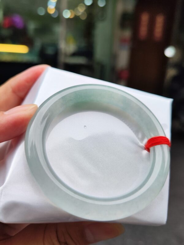 ✨天然緬甸玉A貨 ✨
🔥 放光玻璃種飄花 正圈圓骨手鐲 🔥