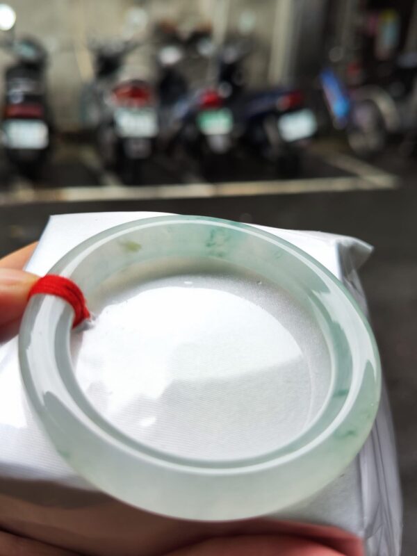 ✨天然緬甸玉A貨 ✨
🔥 冰玻種飄花 正圈圓骨手鐲 🔥