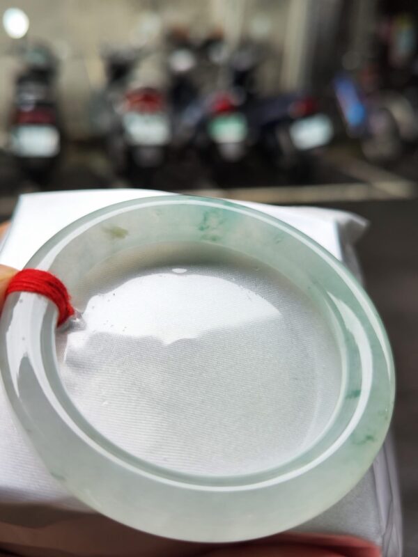 ✨天然緬甸玉A貨 ✨
🔥 冰玻種飄花 正圈圓骨手鐲 🔥