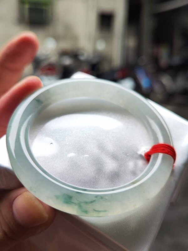 ✨天然緬甸玉A貨 ✨
🔥 冰玻種飄花 正圈圓骨手鐲 🔥