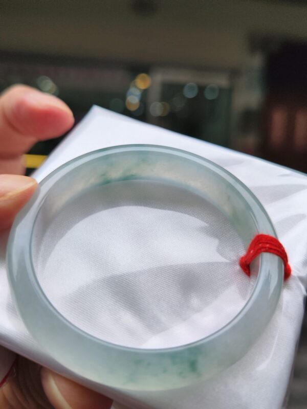 ✨天然緬甸玉A貨 ✨
🔥 冰種芙蓉飄花正圈手鐲 🔥