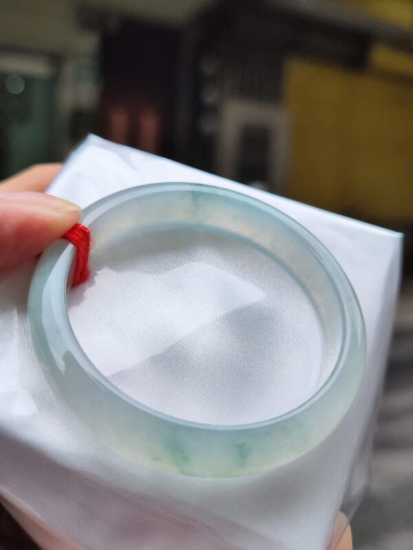 ✨天然緬甸玉A貨 ✨
🔥 冰種芙蓉飄花正圈手鐲 🔥