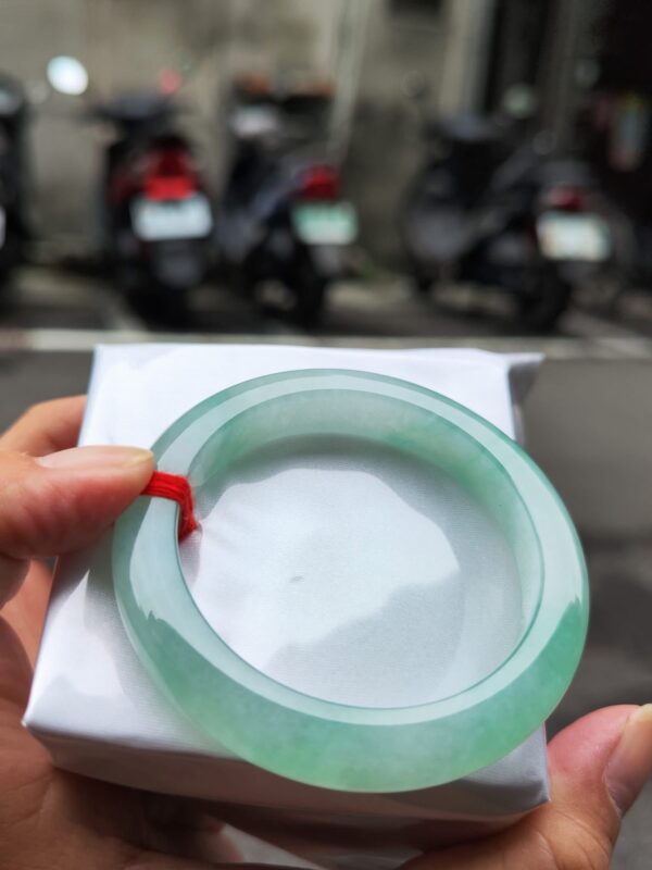 天然緬甸玉A貨 冰種飄陽綠正圈手鐲 ✨