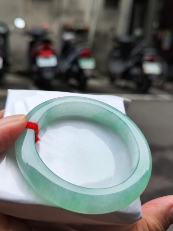 天然緬甸玉A貨 冰種飄陽綠正圈手鐲 ✨