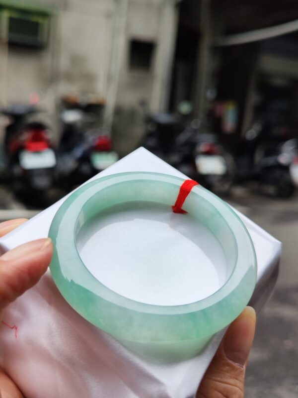 天然緬甸玉A貨 冰種飄陽綠正圈手鐲 ✨