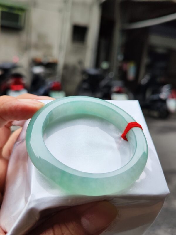 天然緬甸玉A貨 冰種飄陽綠正圈手鐲 ✨