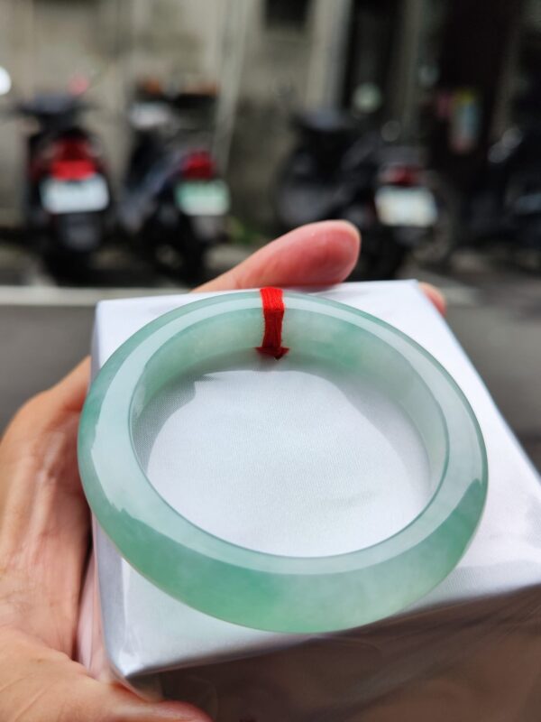 天然緬甸玉A貨 冰種飄陽綠正圈手鐲 ✨