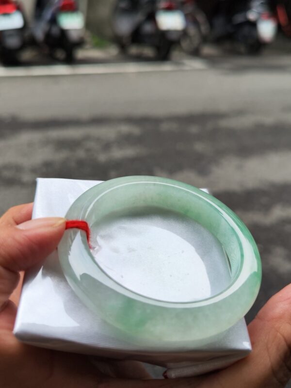 💎 天然緬甸玉A貨 冰種飄陽綠正圈厚庄手鐲