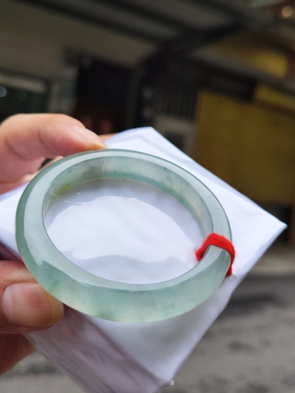 ✨天然緬甸玉A貨 ✨
🔥 放光玻璃種飄蜜黃 正圈手鐲 🔥