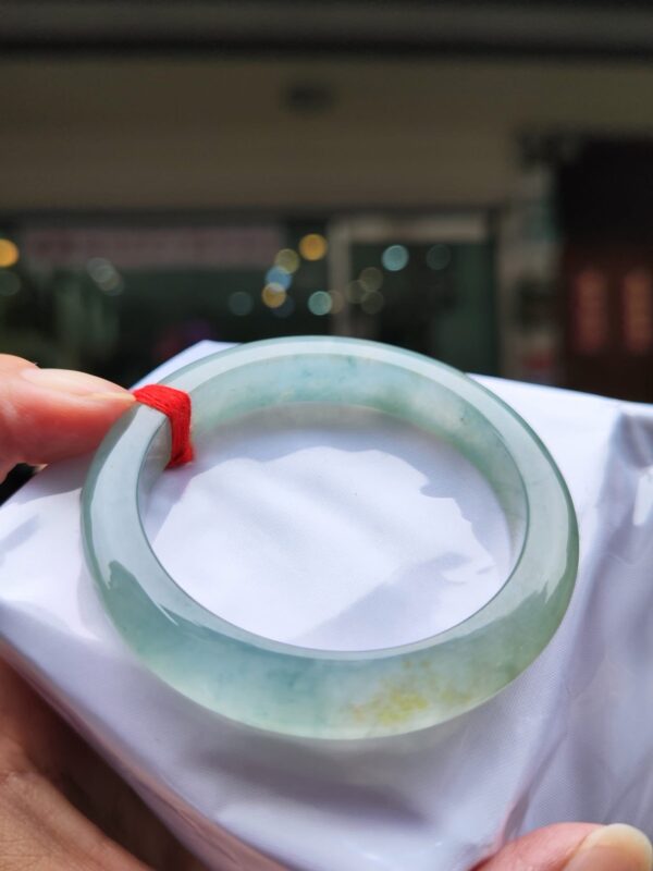 ✨天然緬甸玉A貨 ✨
🔥 放光玻璃種飄蜜黃 正圈手鐲 🔥