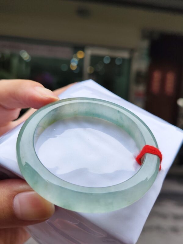 ✨天然緬甸玉A貨 ✨
🔥 放光玻璃種飄蜜黃 正圈手鐲 🔥