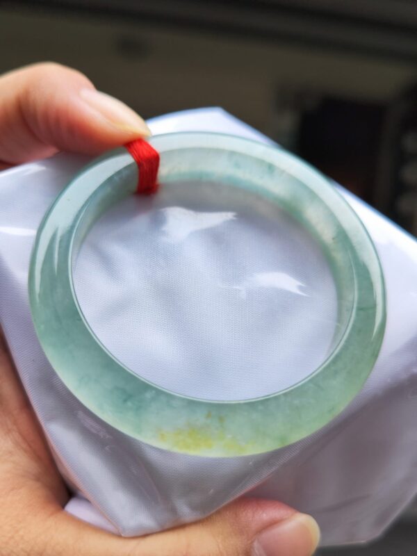 ✨天然緬甸玉A貨 ✨
🔥 放光玻璃種飄蜜黃 正圈手鐲 🔥