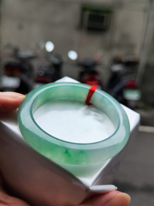 ✨ 天然緬甸玉A貨 冰種飄陽綠正圈手鐲 ✨