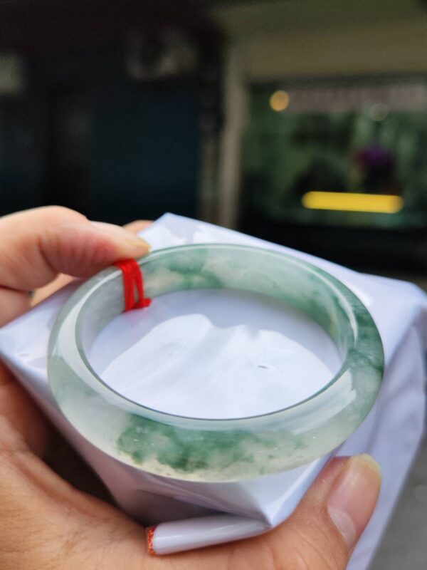 💎 緬甸玉A貨 放光玻璃種飄綠花正圈手鐲 💎