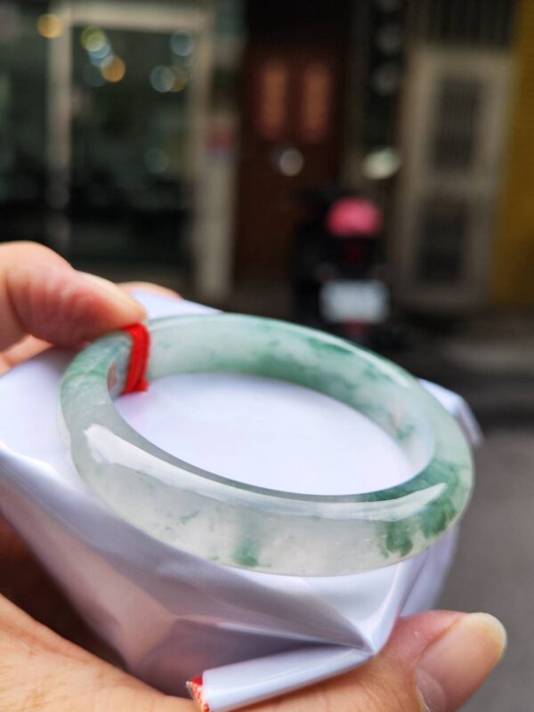 💎 緬甸玉A貨 放光玻璃種飄綠花正圈手鐲 💎