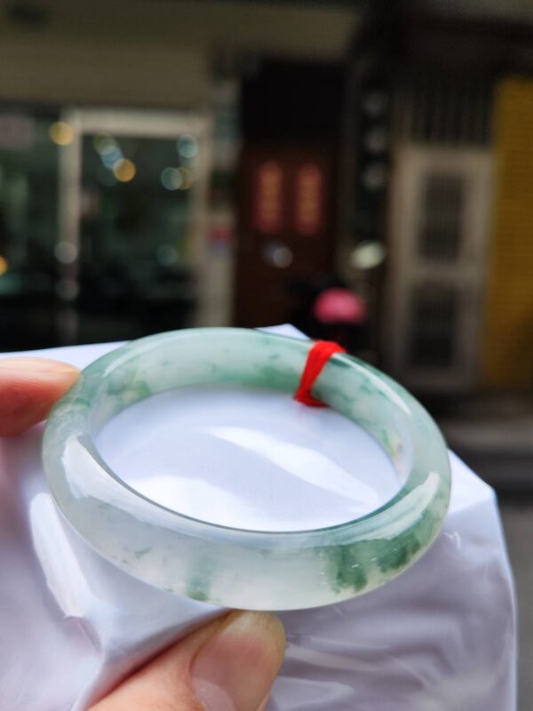 💎 緬甸玉A貨 放光玻璃種飄綠花正圈手鐲 💎