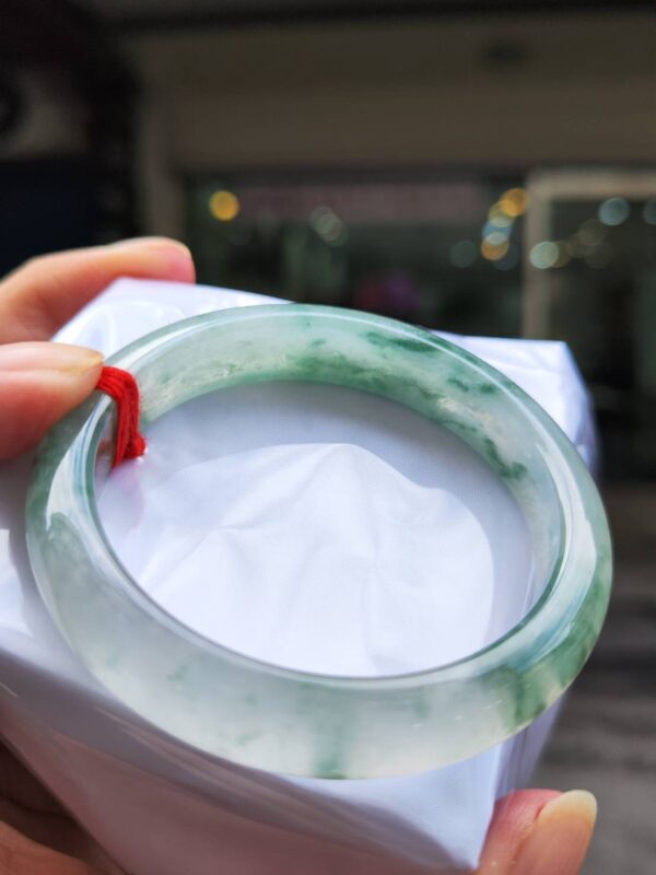 💎 緬甸玉A貨 放光玻璃種飄綠花正圈手鐲 💎