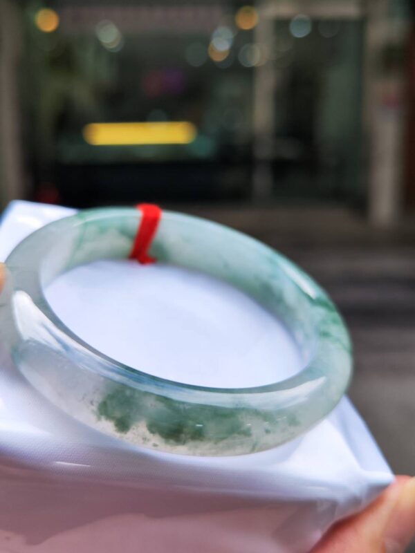 💎 緬甸玉A貨 放光玻璃種飄綠花正圈手鐲 💎