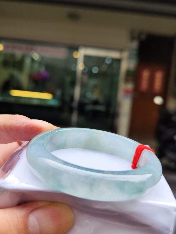 🔥 放光玻璃種飄花 正圈圓骨手鐲 🔥
✨天然緬甸玉A貨 ✨