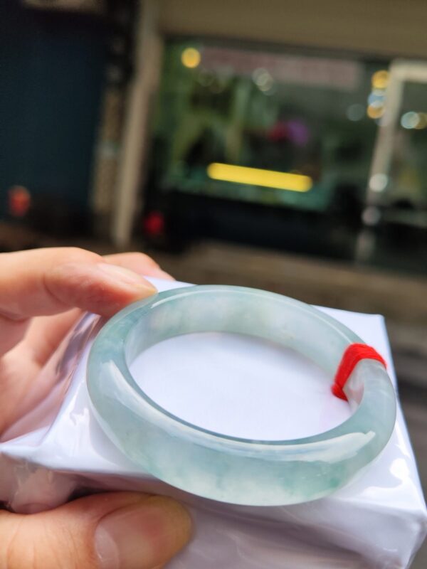 🔥 放光玻璃種飄花 正圈圓骨手鐲 🔥
✨天然緬甸玉A貨 ✨