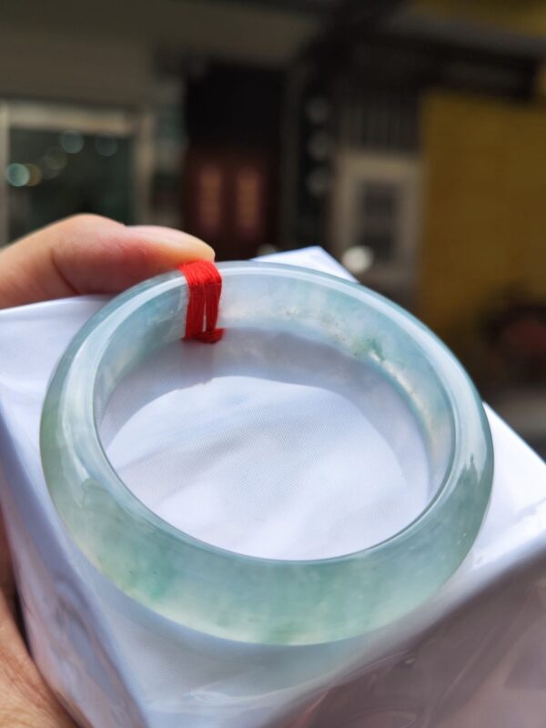 🔥 放光玻璃種飄花 正圈圓骨手鐲 🔥
✨天然緬甸玉A貨 ✨