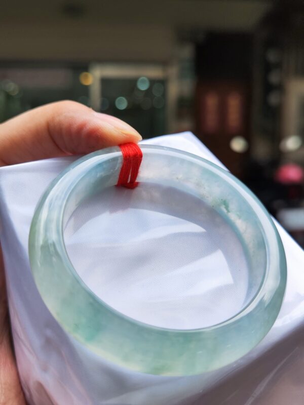 🔥 放光玻璃種飄花 正圈圓骨手鐲 🔥
✨天然緬甸玉A貨 ✨