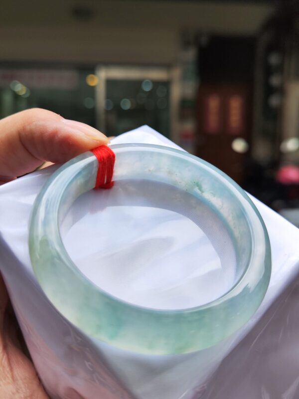 🔥 放光玻璃種飄花 正圈圓骨手鐲 🔥
✨天然緬甸玉A貨 ✨