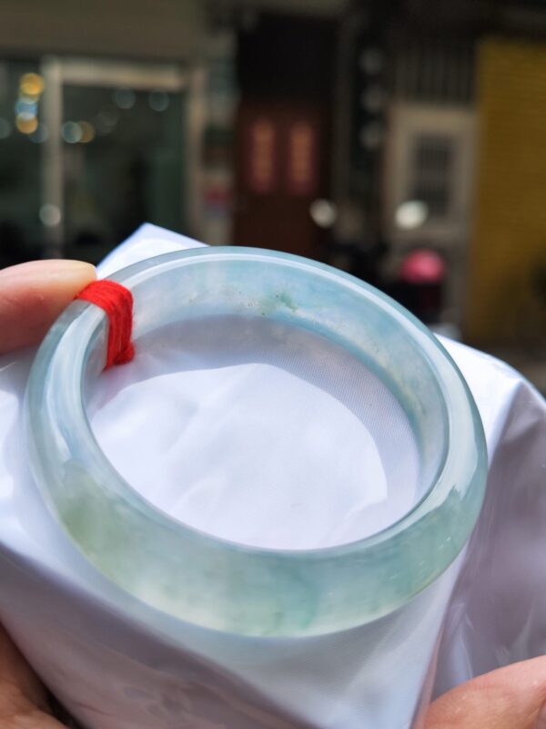 🔥 放光玻璃種飄花 正圈圓骨手鐲 🔥
✨天然緬甸玉A貨 ✨