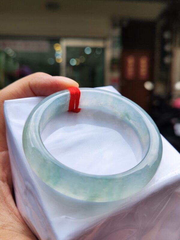 🔥 放光玻璃種飄花 正圈圓骨手鐲 🔥
✨天然緬甸玉A貨 ✨