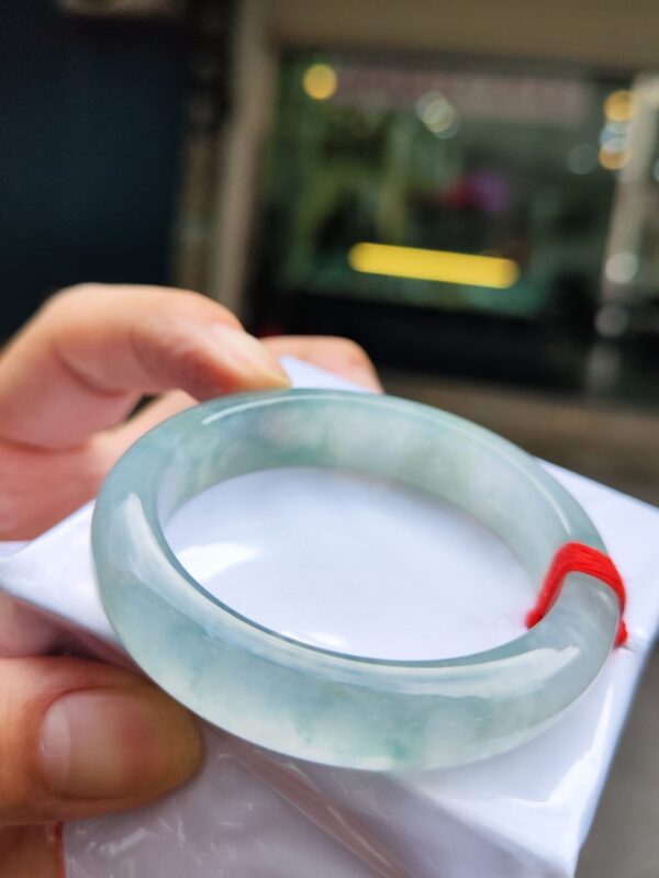 🔥 放光玻璃種飄花 正圈圓骨手鐲 🔥
✨天然緬甸玉A貨 ✨