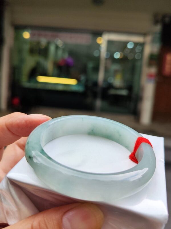 ✨天然緬甸玉A貨 ✨🔥 冰種飄綠花 正圈手鐲 🔥