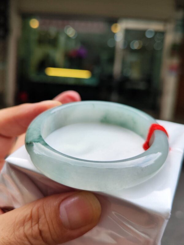 ✨天然緬甸玉A貨 ✨🔥 冰種飄綠花 正圈手鐲 🔥