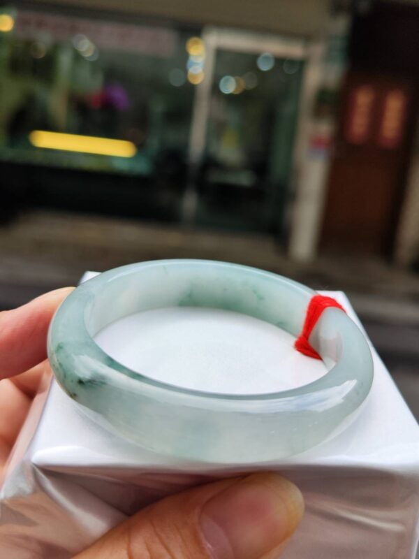 ✨天然緬甸玉A貨 ✨🔥 冰種飄綠花 正圈手鐲 🔥