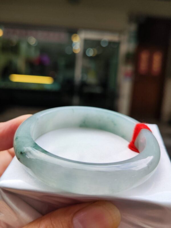 ✨天然緬甸玉A貨 ✨🔥 冰種飄綠花 正圈手鐲 🔥