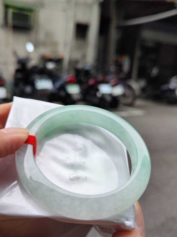 ✨天然緬甸玉A貨 ✨🔥 冰種飄綠正圈手鐲 🔥