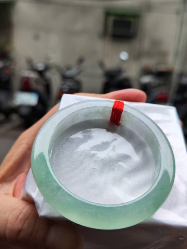 ✨天然緬甸玉A貨 ✨🔥 冰種飄綠正圈手鐲 🔥