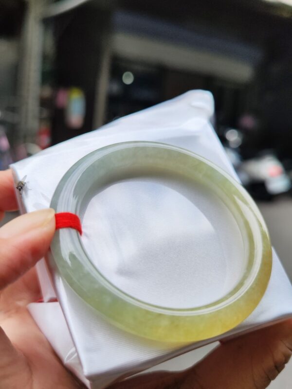 ✨天然緬甸玉A貨 ✨
🔥 冰種飄蜜黃正圈圓骨手鐲 🔥